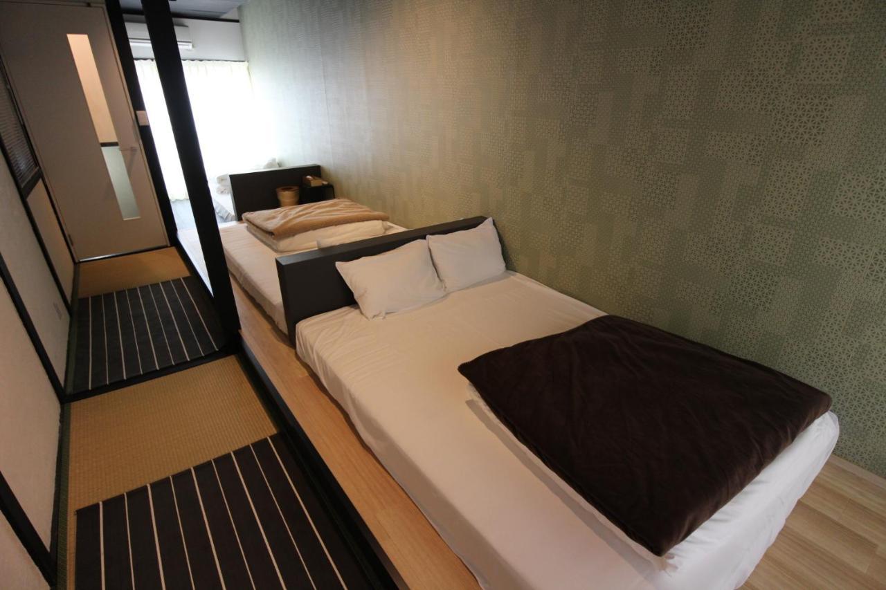 Sekai Hotel Nishikujyo Осака Екстериор снимка