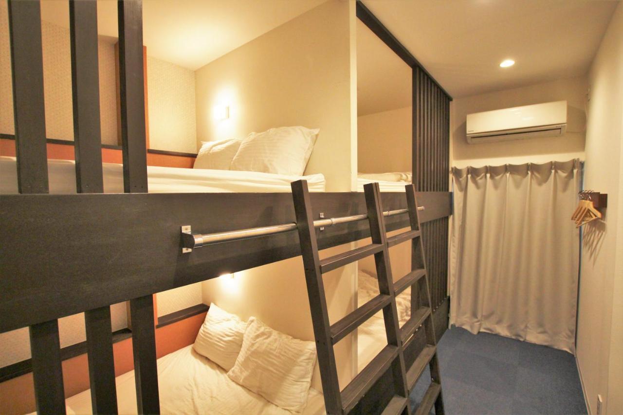 Sekai Hotel Nishikujyo Осака Екстериор снимка