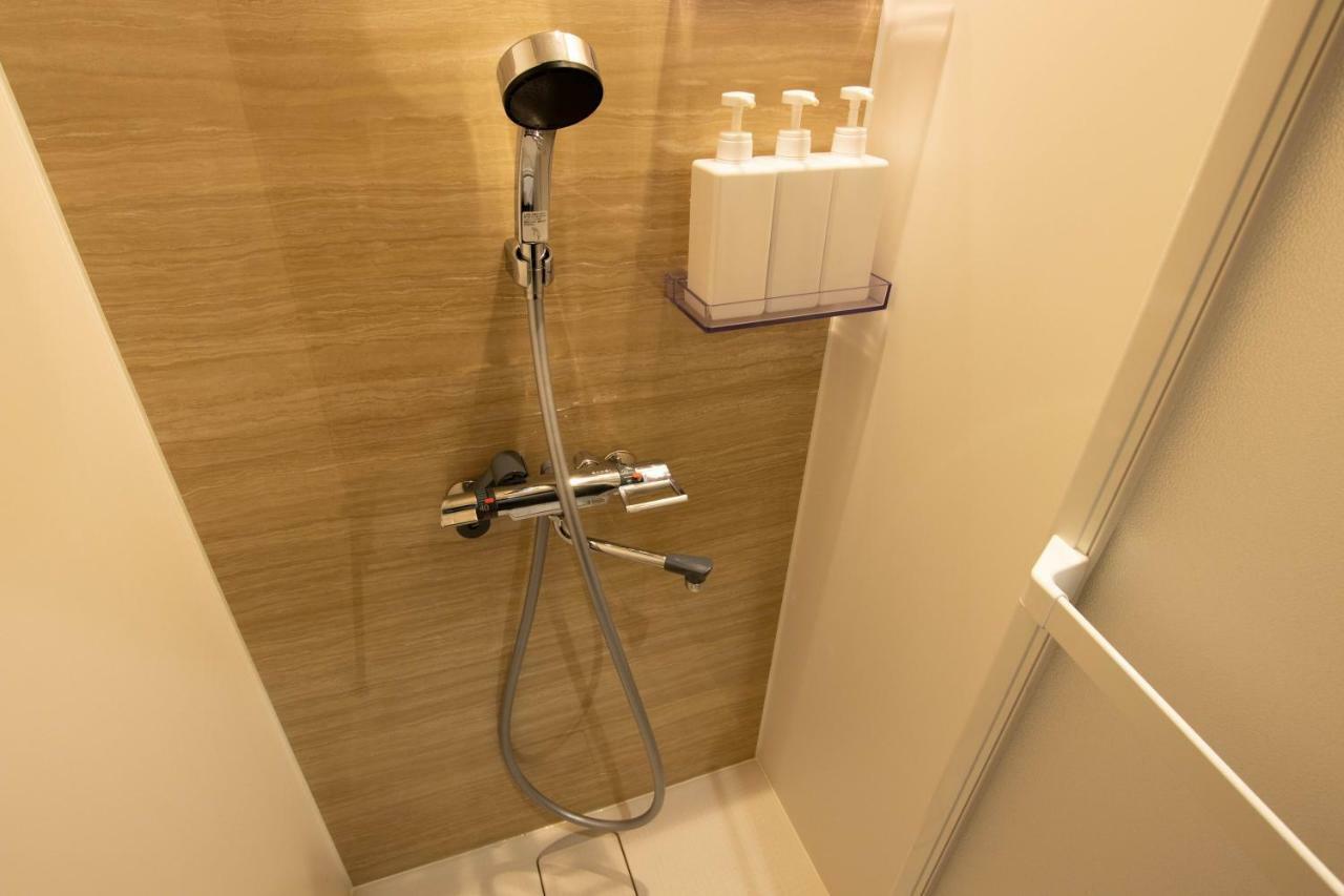 Sekai Hotel Nishikujyo Осака Екстериор снимка