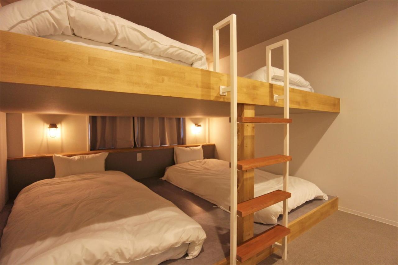 Sekai Hotel Nishikujyo Осака Екстериор снимка